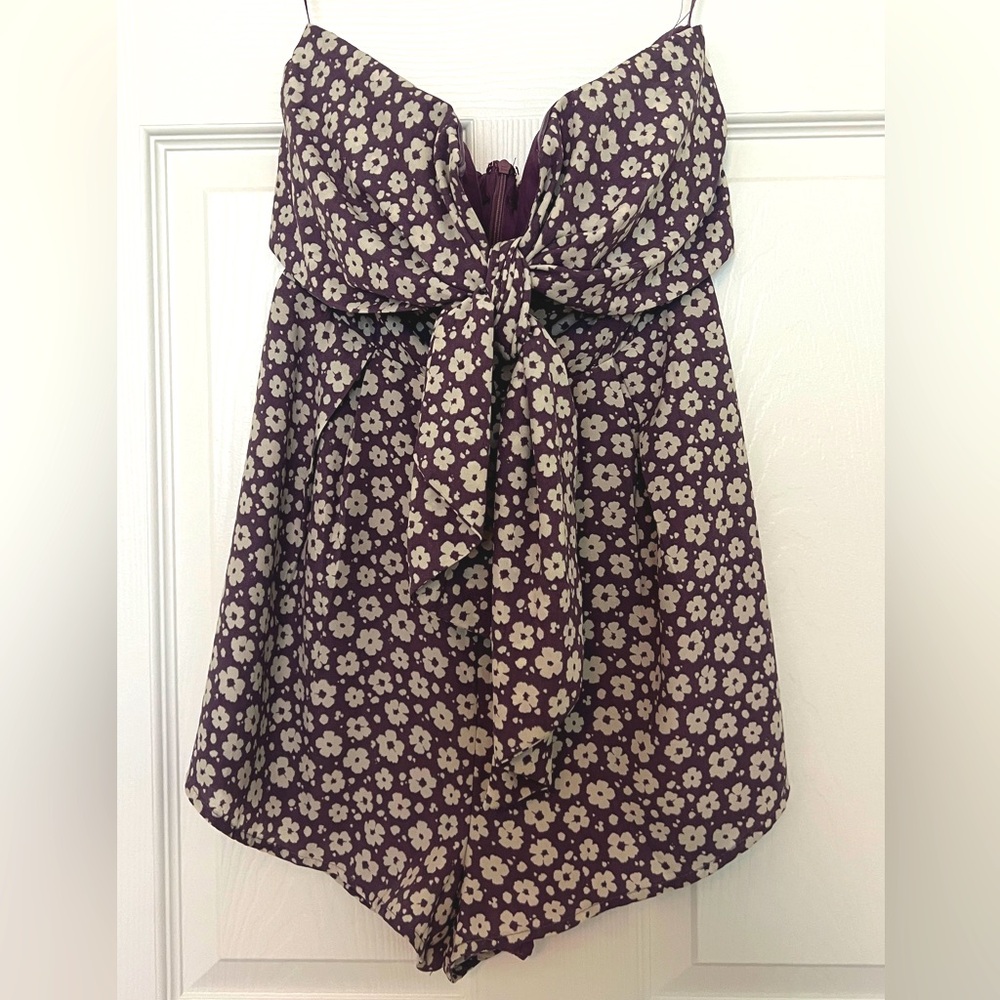 Tie front floral purple and white strapless romper